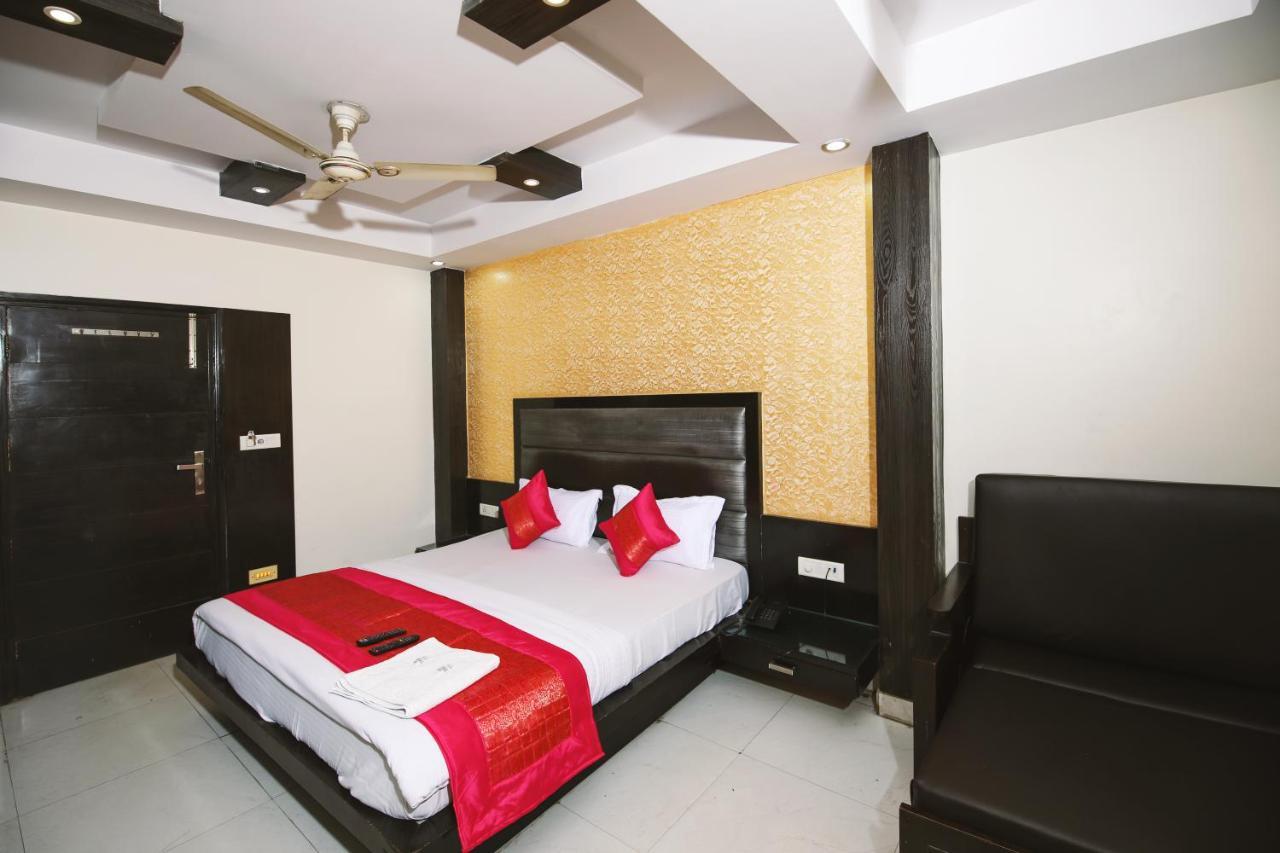 Hotel Lav Kush Deluxe " 3 Min Walking From New Delhi Railway Station " Kültér fotó