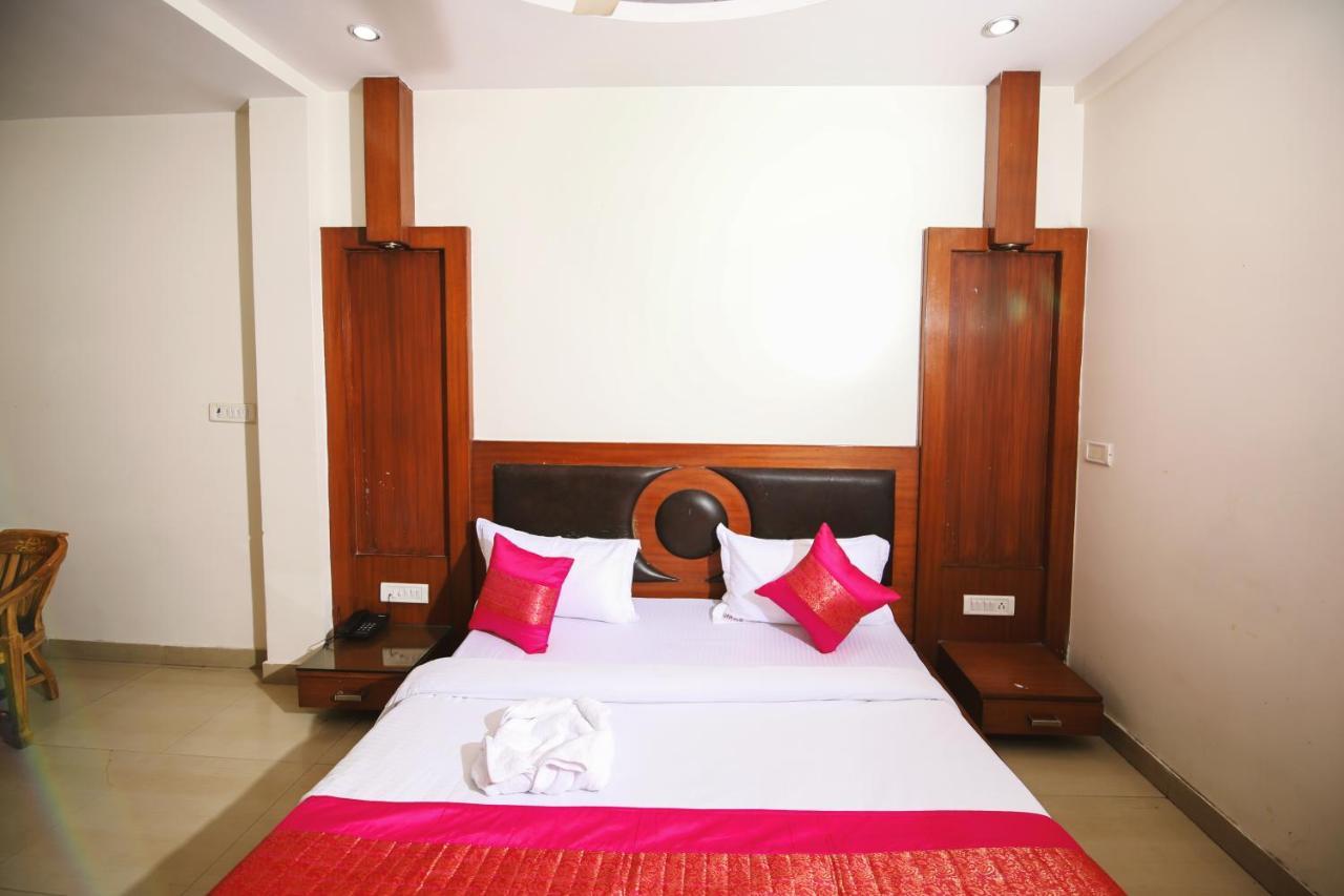 Hotel Lav Kush Deluxe " 3 Min Walking From New Delhi Railway Station " Kültér fotó