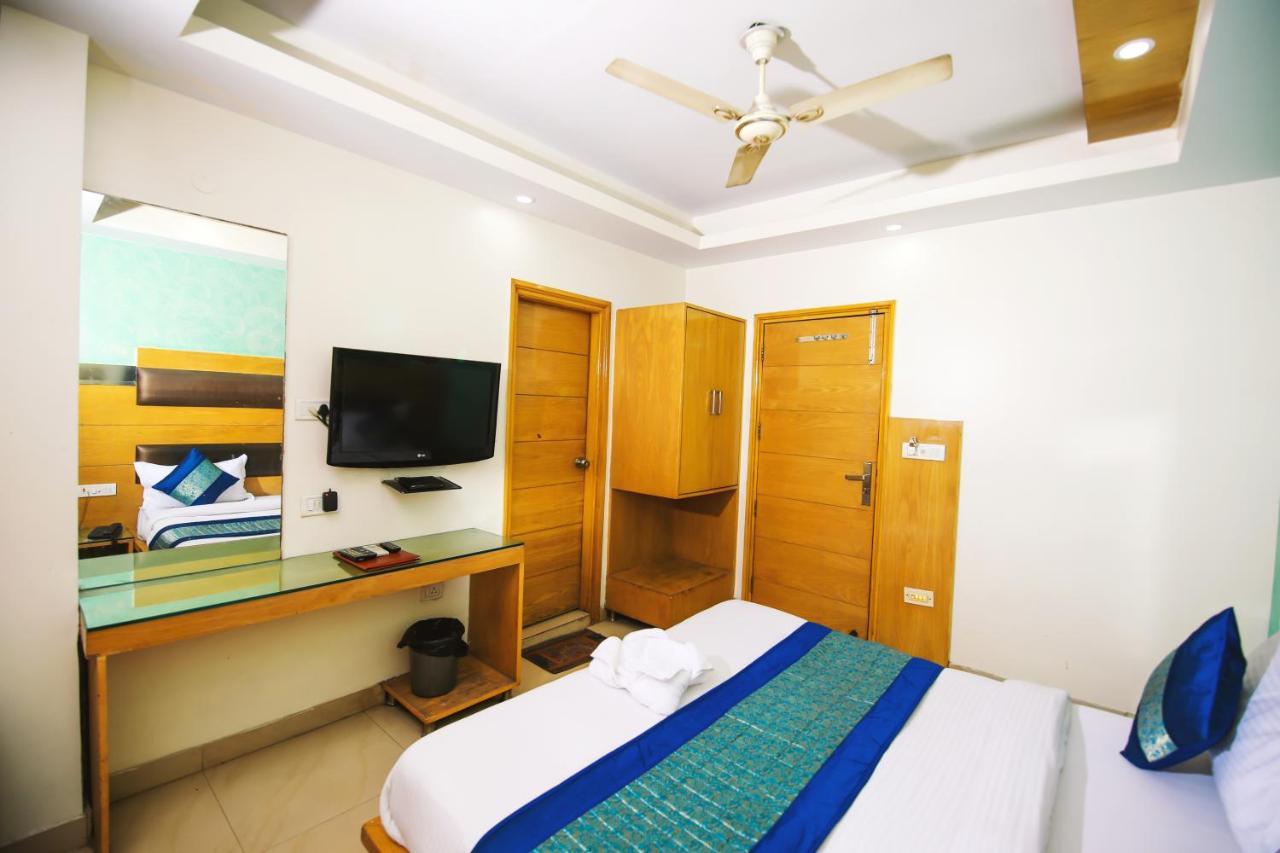 Hotel Lav Kush Deluxe " 3 Min Walking From New Delhi Railway Station " Kültér fotó