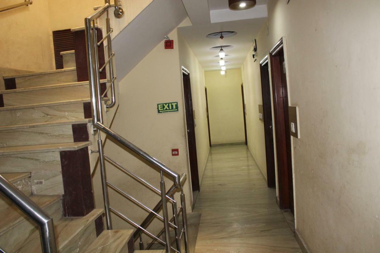Hotel Lav Kush Deluxe " 3 Min Walking From New Delhi Railway Station " Kültér fotó