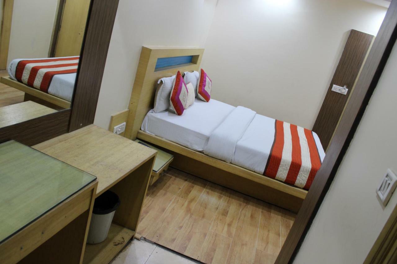 Hotel Lav Kush Deluxe " 3 Min Walking From New Delhi Railway Station " Kültér fotó