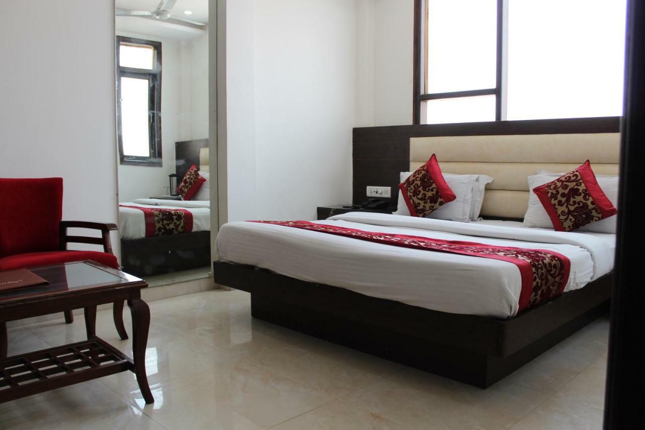Hotel Lav Kush Deluxe " 3 Min Walking From New Delhi Railway Station " Kültér fotó
