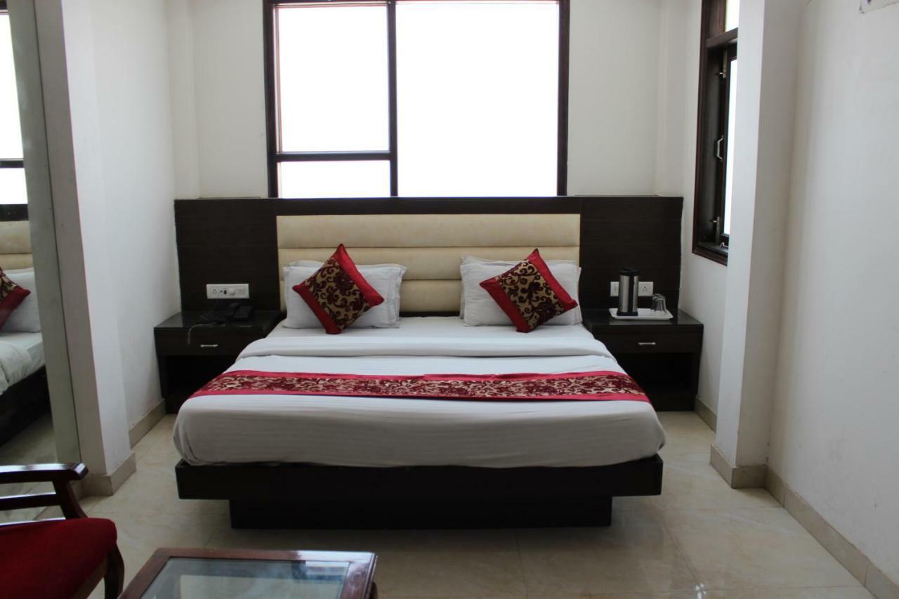 Hotel Lav Kush Deluxe " 3 Min Walking From New Delhi Railway Station " Kültér fotó