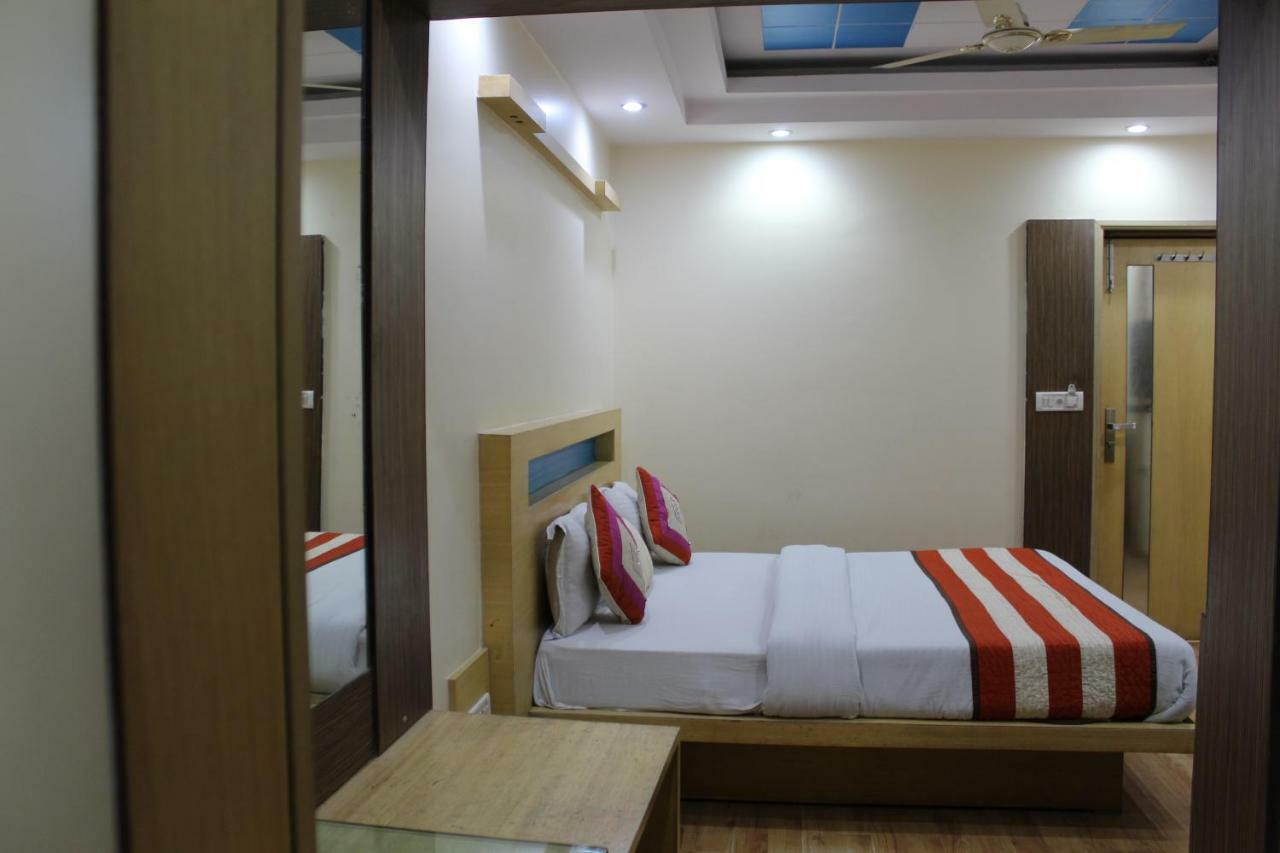 Hotel Lav Kush Deluxe " 3 Min Walking From New Delhi Railway Station " Kültér fotó