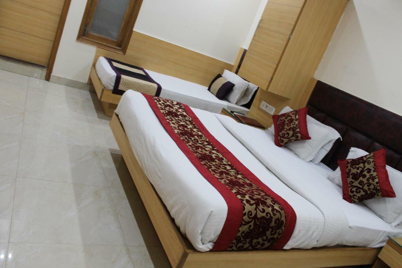 Hotel Lav Kush Deluxe " 3 Min Walking From New Delhi Railway Station " Kültér fotó
