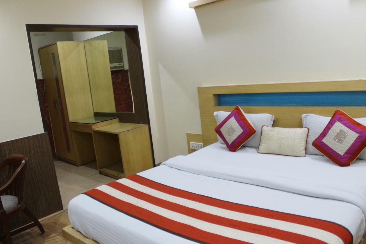 Hotel Lav Kush Deluxe " 3 Min Walking From New Delhi Railway Station " Kültér fotó