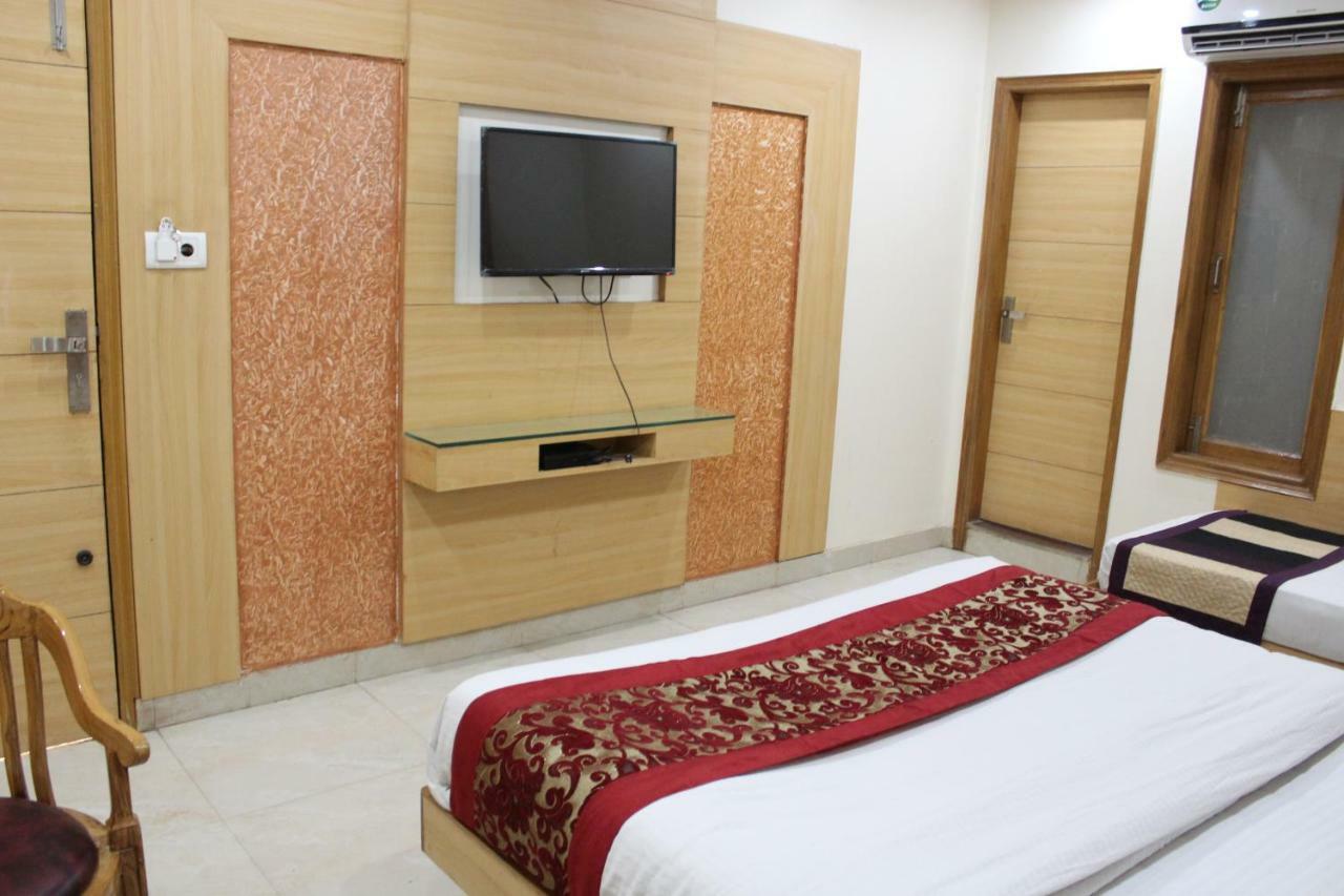 Hotel Lav Kush Deluxe " 3 Min Walking From New Delhi Railway Station " Kültér fotó