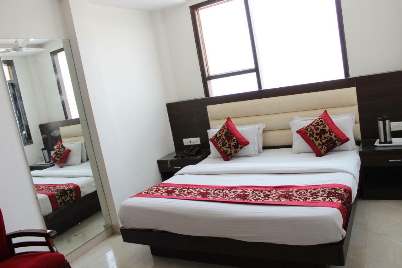 Hotel Lav Kush Deluxe " 3 Min Walking From New Delhi Railway Station " Kültér fotó